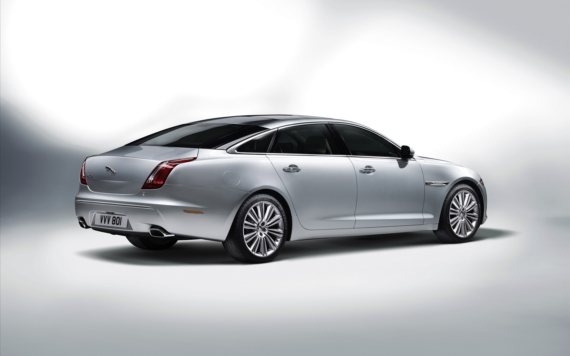 捷豹 XJ-02.jpg